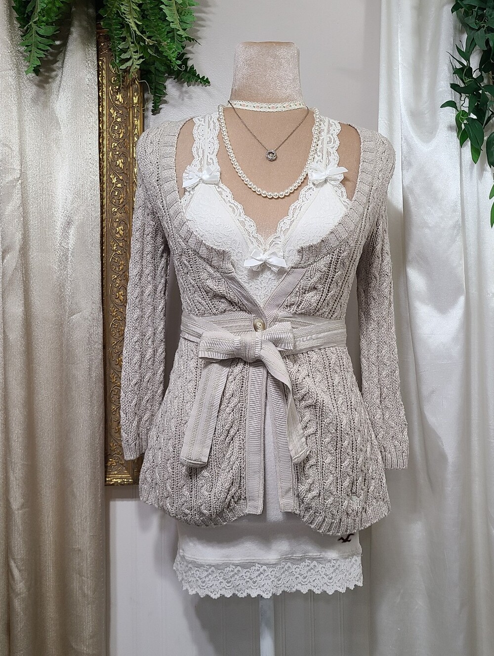 Rare Vintage Abercrombie ♡ Y2K ♡ Oatmeal Babydoll Cardigan Bella Swan Sweater